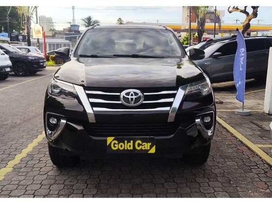 TOYOTA HILUX SW4 2.8 SRX 4X4 7 LUGARES 16V TURBO INTERCOOLER DIESEL 4P AUTOMÁTICO